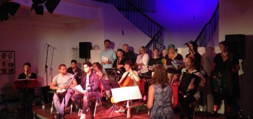 Di Meydelekh im Haus Zach