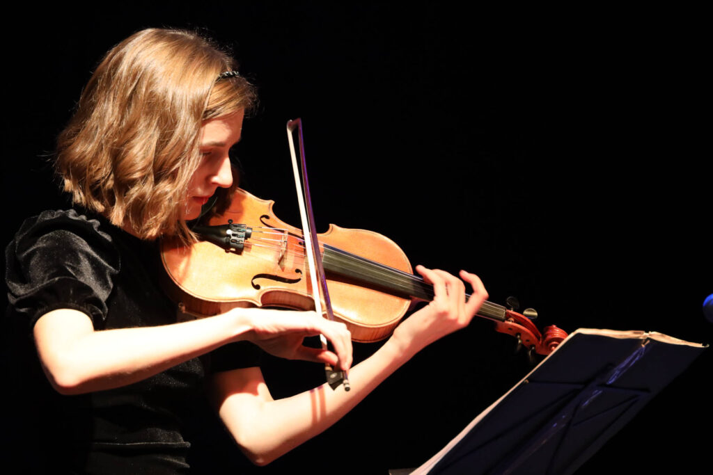 Kol Colé mit ukrainischen Gasmusikerinnen im Bochumer Kulturrat