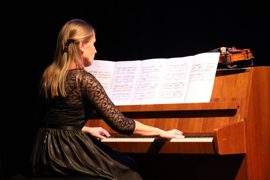 Kol Colé mit ukrainischen Gasmusikerinnen im Bochumer Kulturrat