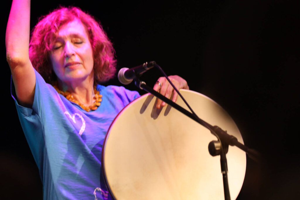 Kol Colé mit ukrainischen Gasmusikerinnen im Bochumer Kulturrat