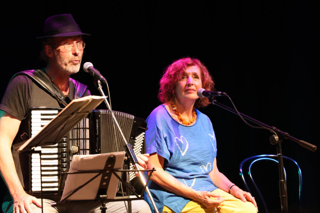 Kol Colé mit ukrainischen Gasmusikerinnen im Bochumer Kulturrat