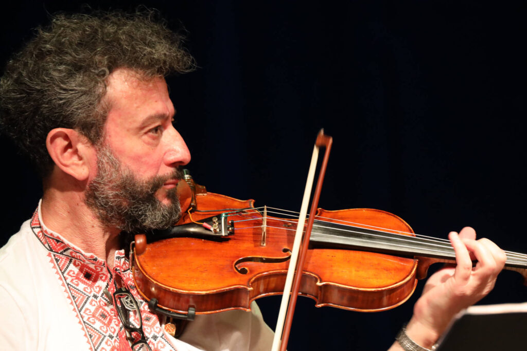 Kol Colé mit ukrainischen Gasmusikerinnen im Bochumer Kulturrat