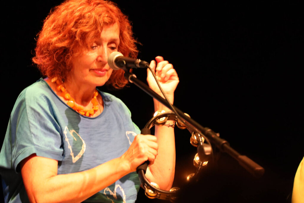 Kol Colé mit ukrainischen Gasmusikerinnen im Bochumer Kulturrat